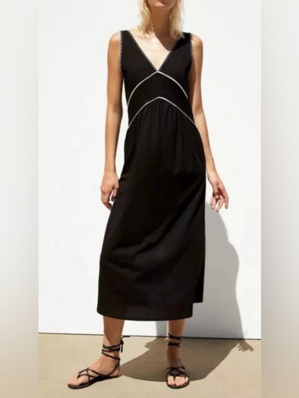 Zara midi dress featuring white contrast piping along the V-neckline and waist.M